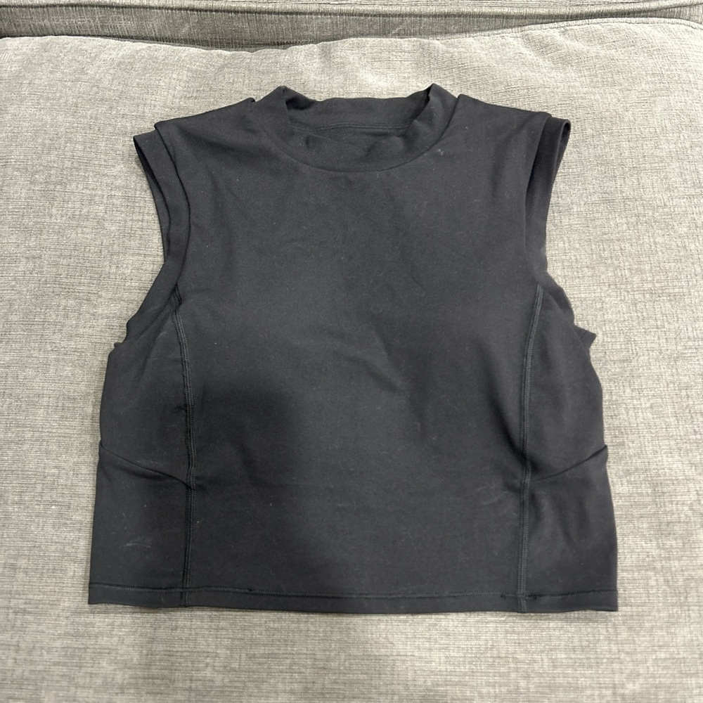 Lululemon black open back tank top with built in pads